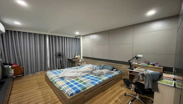 Càn bán Hoa hậu căn hộ chung cư 82 Nguyễn Tuân, 122m2, 3 ngủ, 9x tỷ